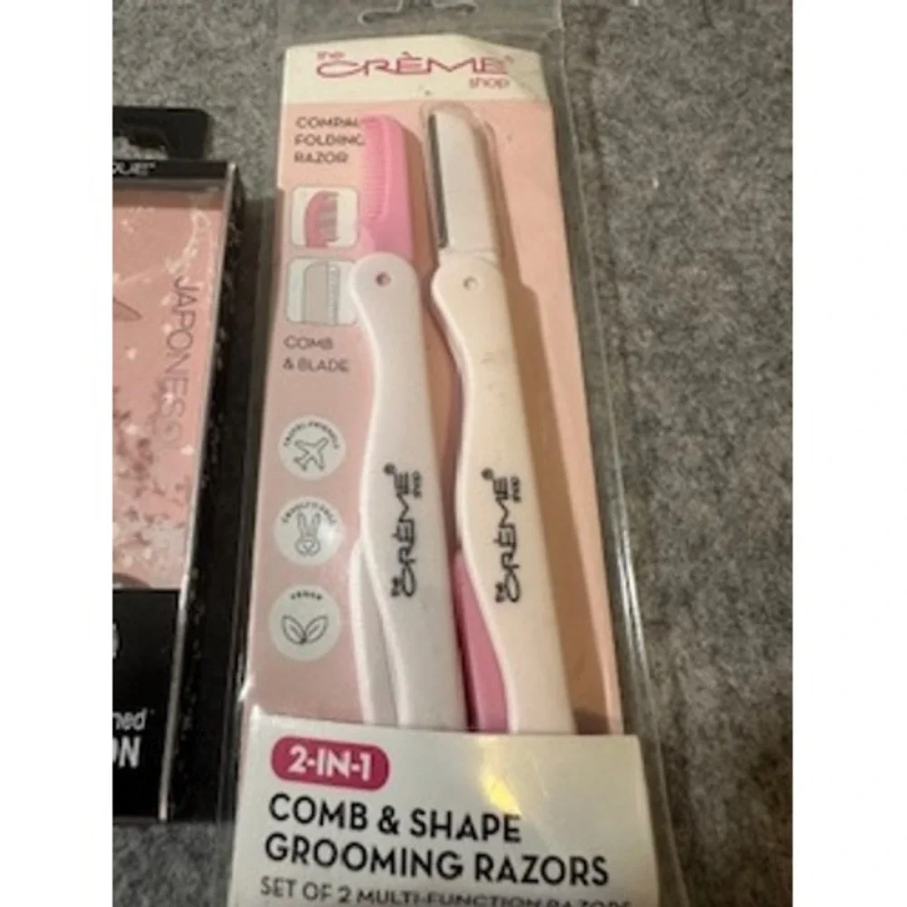 the Crème shop 2-in-1 Comb & Blade Compact Folding Razors &Beauty Scissors set